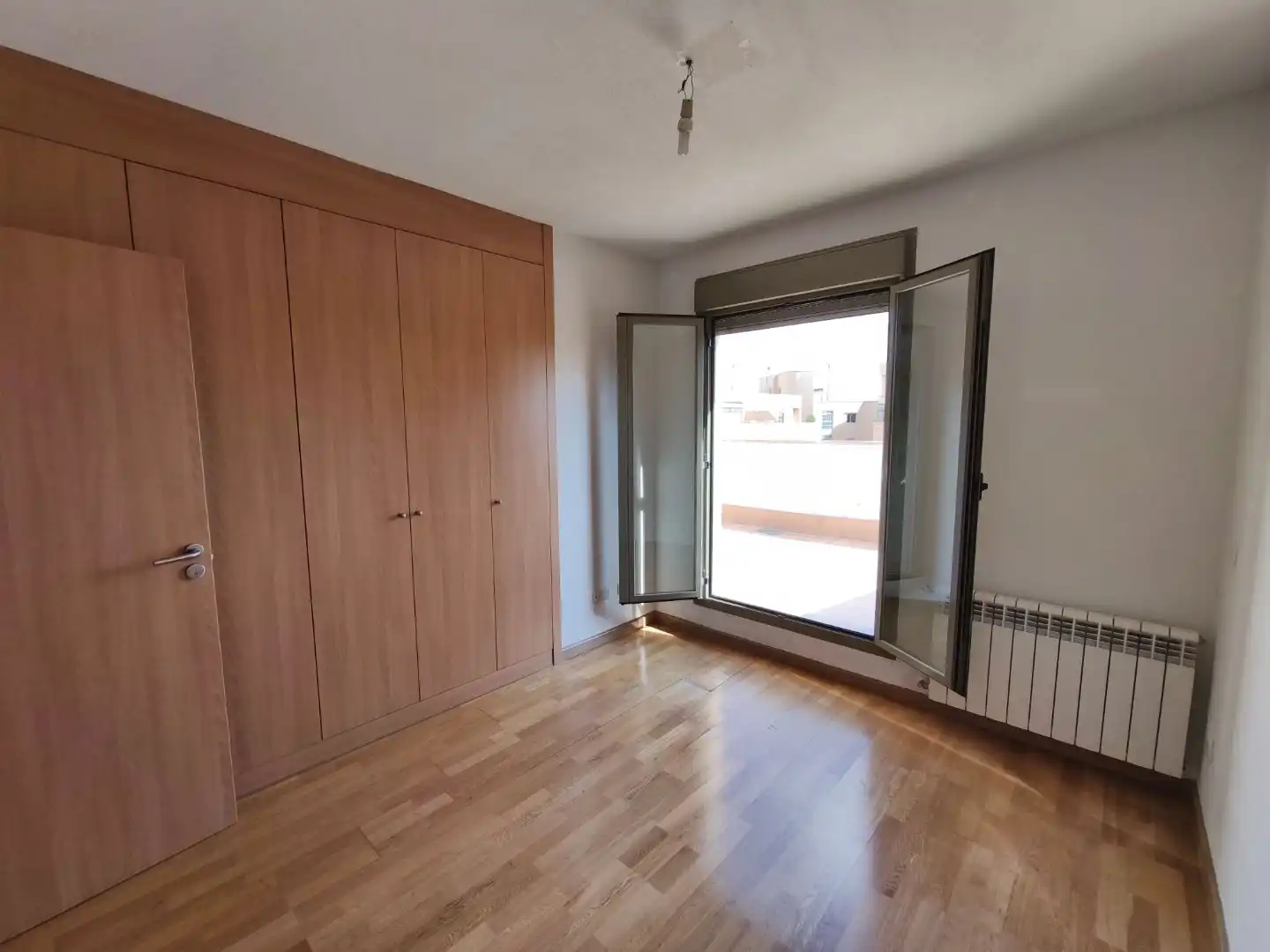 Bedroom of Flat for rent in Urbanizaciones