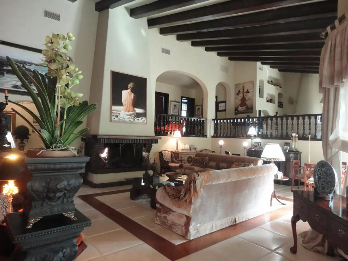 Chalet con piscina en venta en Calahonda, imagen 11