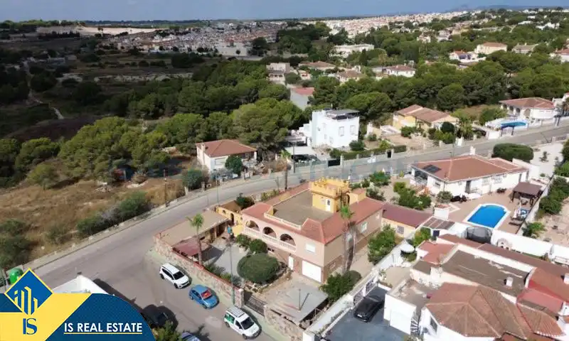 Vista exterior de Casa o xalet en venda en El Pinar de Campoverde