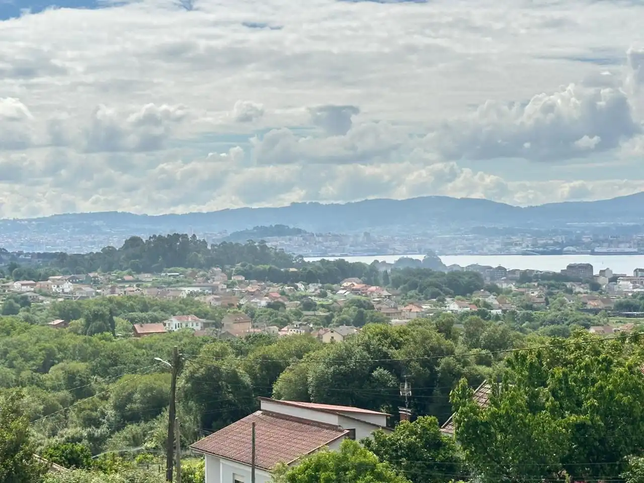 Casa o xalet de lloguer en Cangas  amb Calefacció i Jardí privat