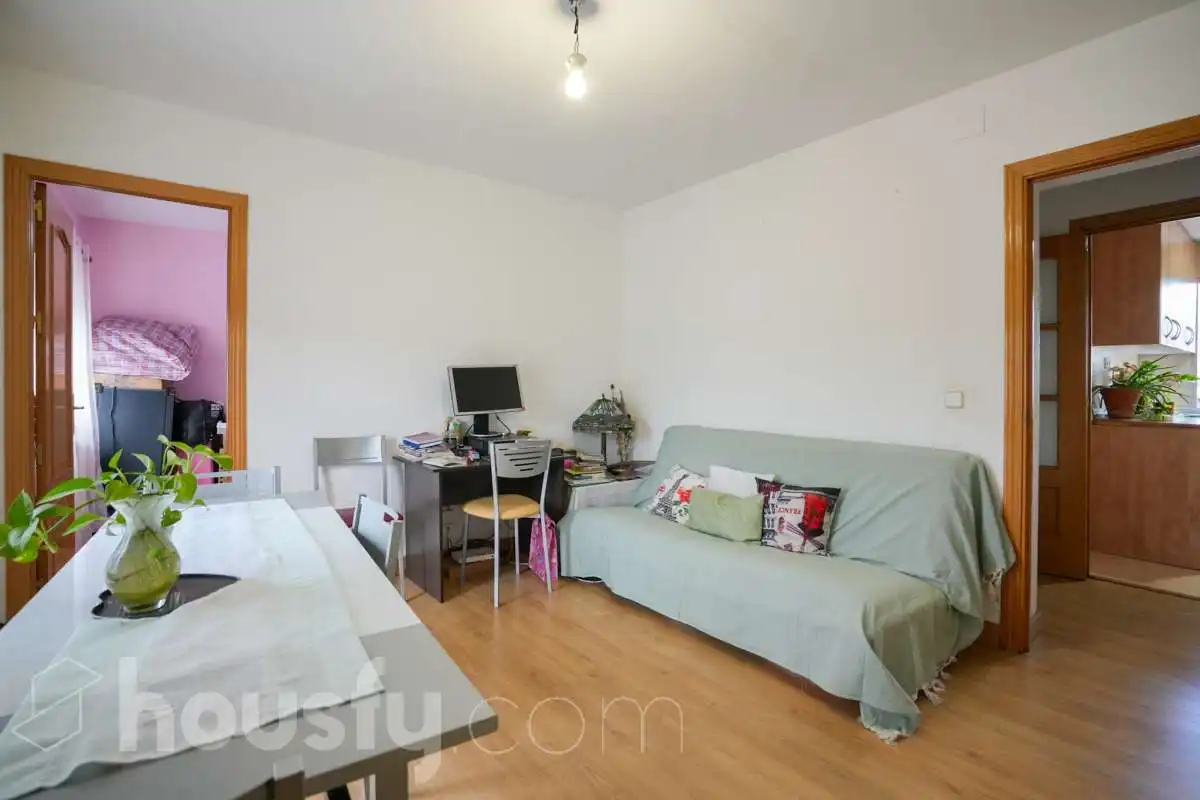 Habitación de Piso en venta en Madrid con Calefacción, Terraza y Balcón