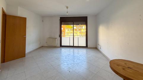 Foto 4 de Pis en venda a Carrer Almogàvers, Olot, Girona