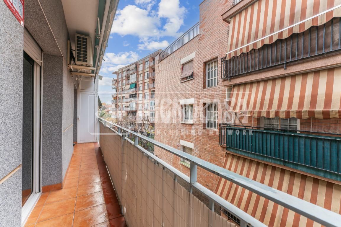 Vista exterior de Pis en venda en Sant Joan Despí