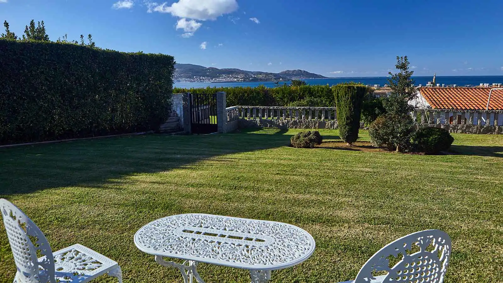 Jardí de Casa o xalet en venda en Nigrán amb Calefacció, Jardí privat i Parquet