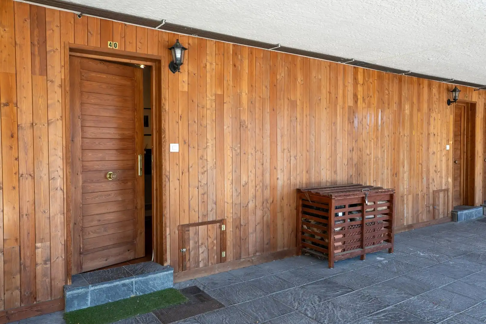 Vista exterior de Casa adosada en venda en Villanúa amb Calefacció, Jardí privat i Parquet