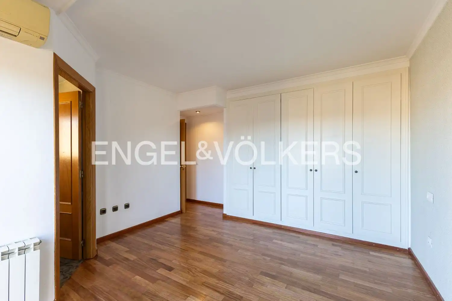 Habitación de Ático de alquiler en Camins al Grau