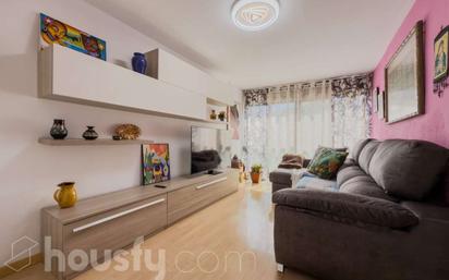 Sala d'estar de Pis en venda en Cornellà de Llobregat amb Aire condicionat