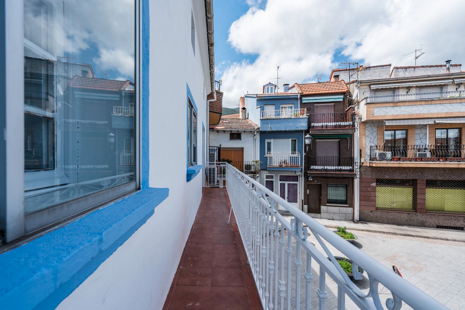 Vista exterior de Casa adosada en venda en El Tiemblo  amb Aire condicionat