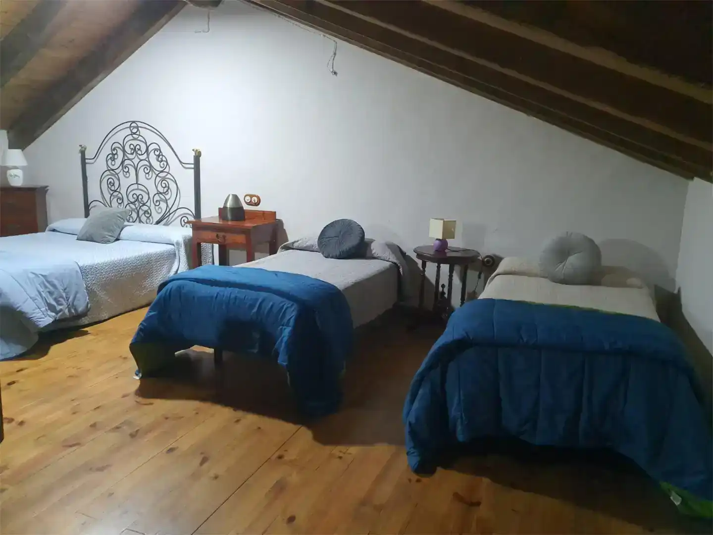 Schlafzimmer von Country house zum Verkauf in Madrid mit Klimaanlage, Privatgarten und Parkett