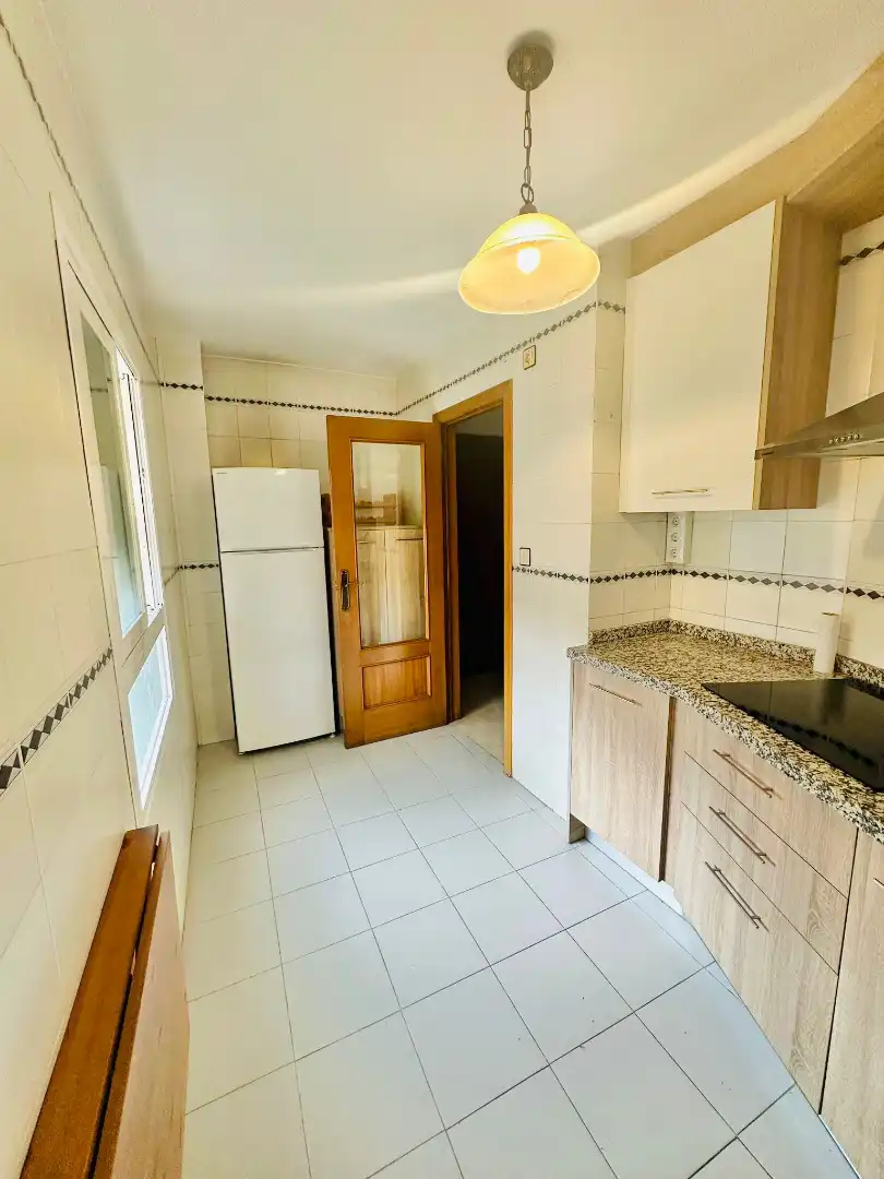 Kitchen of Flat for rent in Granada  with Air Conditioner, Heating and Washing machine