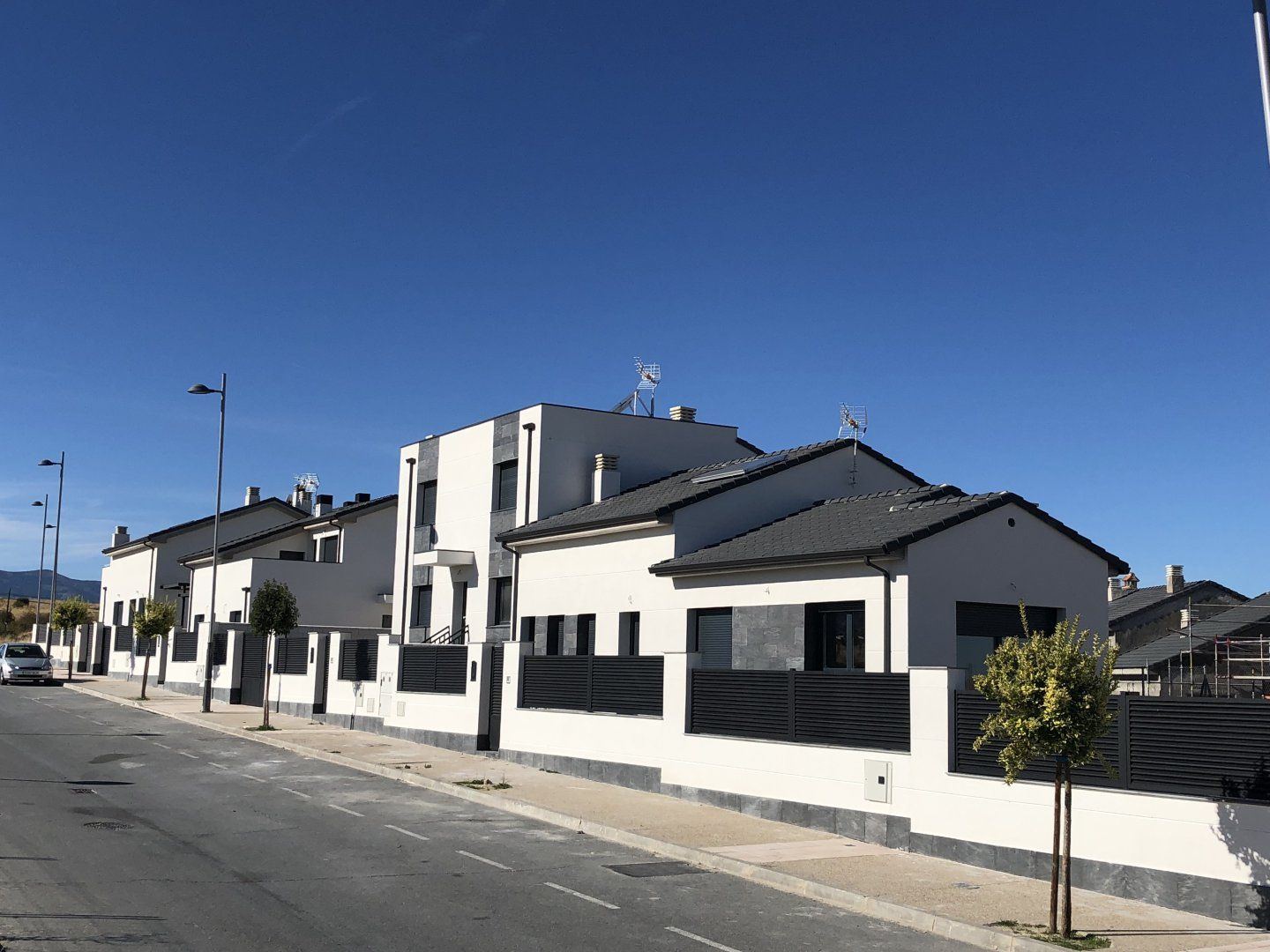 Vista exterior de Casa adosada en venda en Palazuelos de Eresma amb Aire condicionat i Calefacció