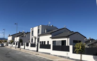 Exterior view of Single-family semi-detached for sale in Palazuelos de Eresma  with Air Conditioner and Heating