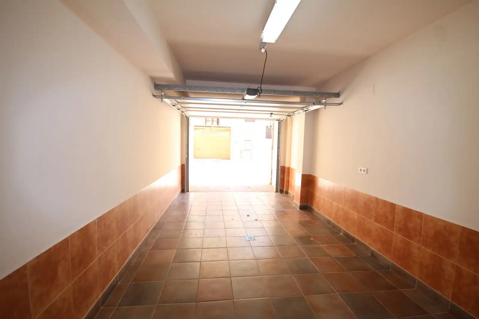 Casa adosada de lloguer en Benahavís amb Aire condicionat, Terrassa i Traster