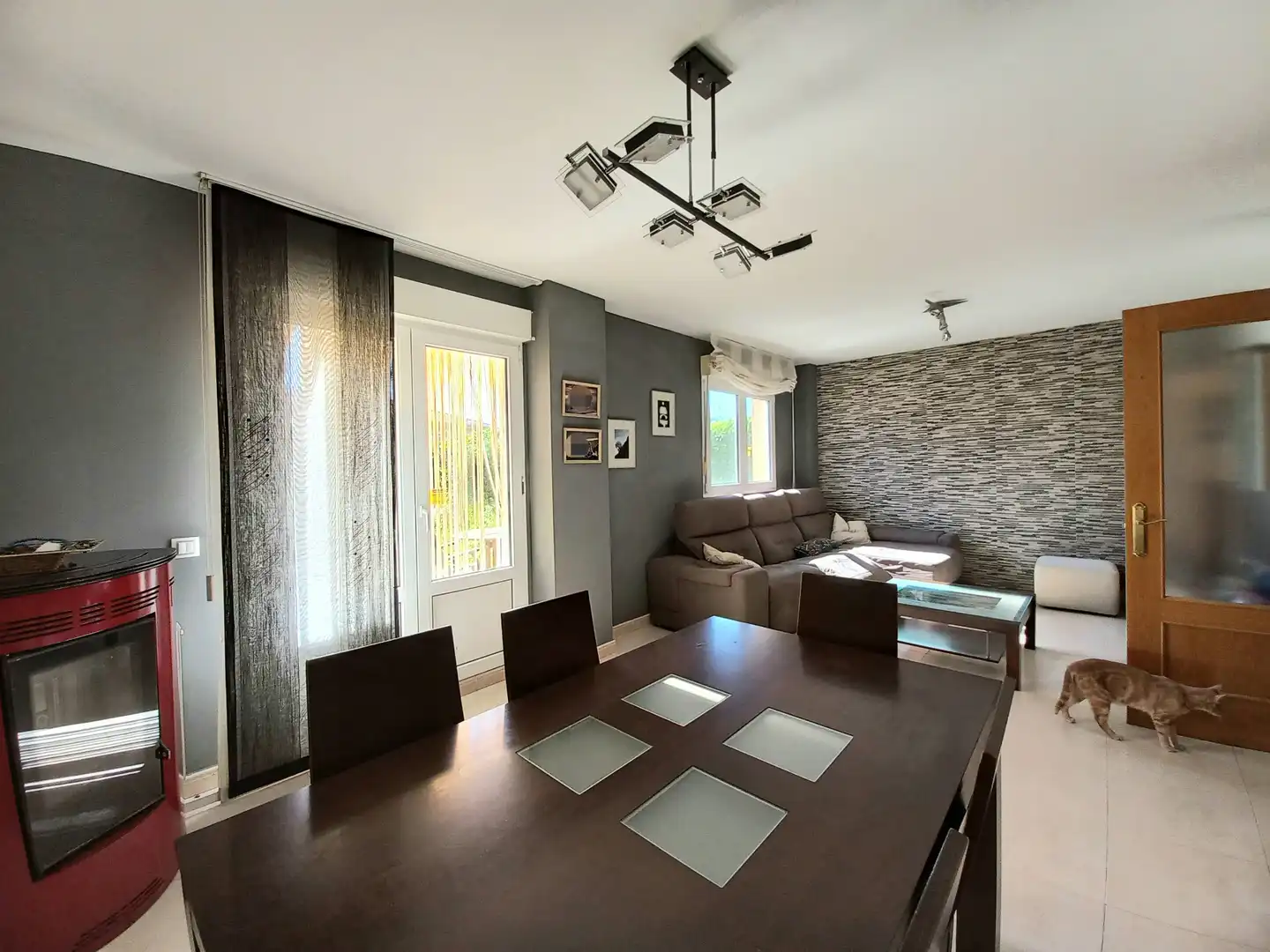 Comedor de Casa adosada en venta en Cayuela con Calefacción, Jardín privado y Terraza