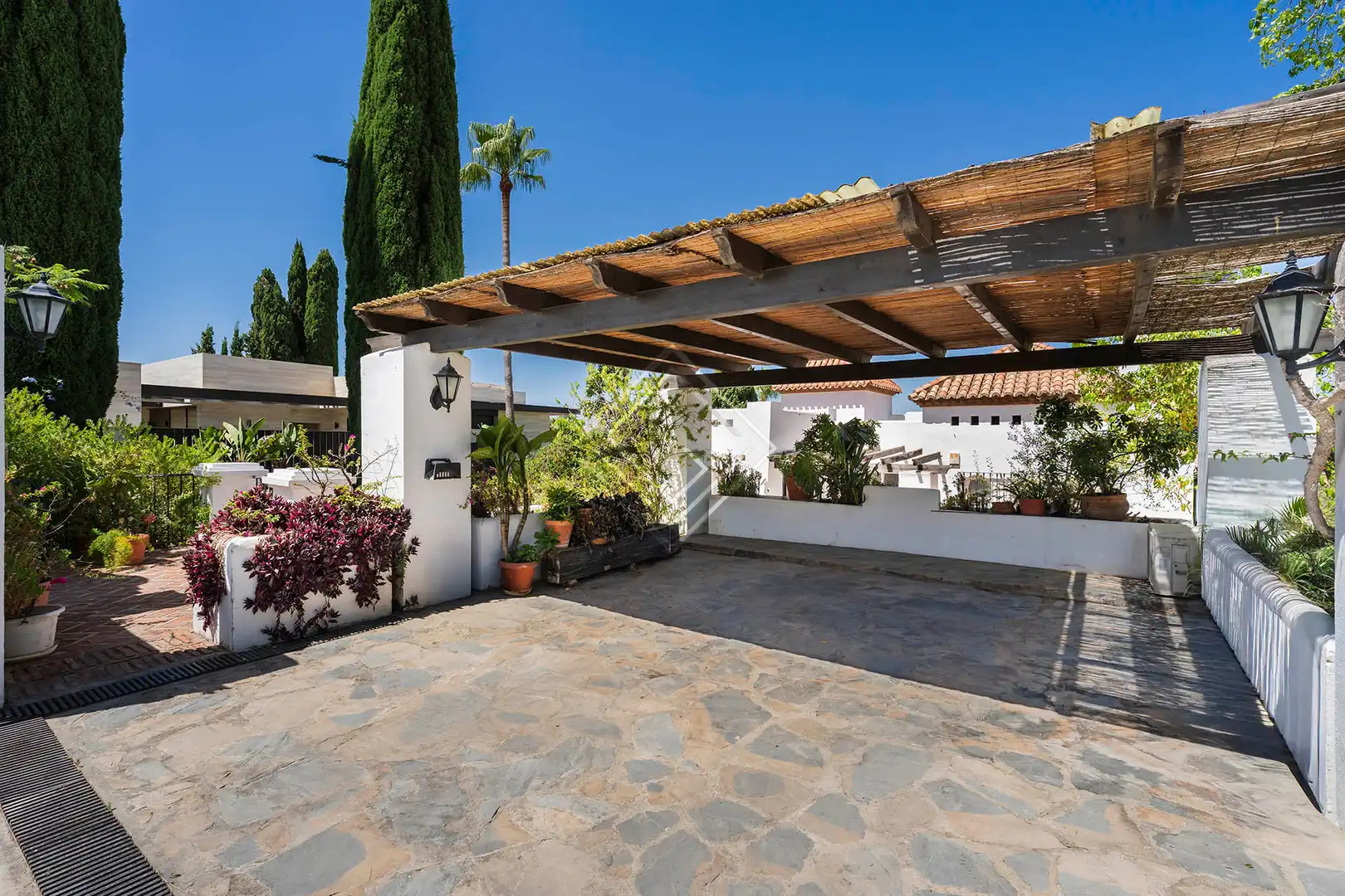 Terrassa de Casa o xalet en venda en Marbella amb Aire condicionat, Calefacció i Jardí privat