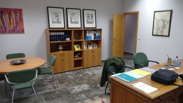 Oficina en Alquiler en Calle Chaparro en Parque Alcosa