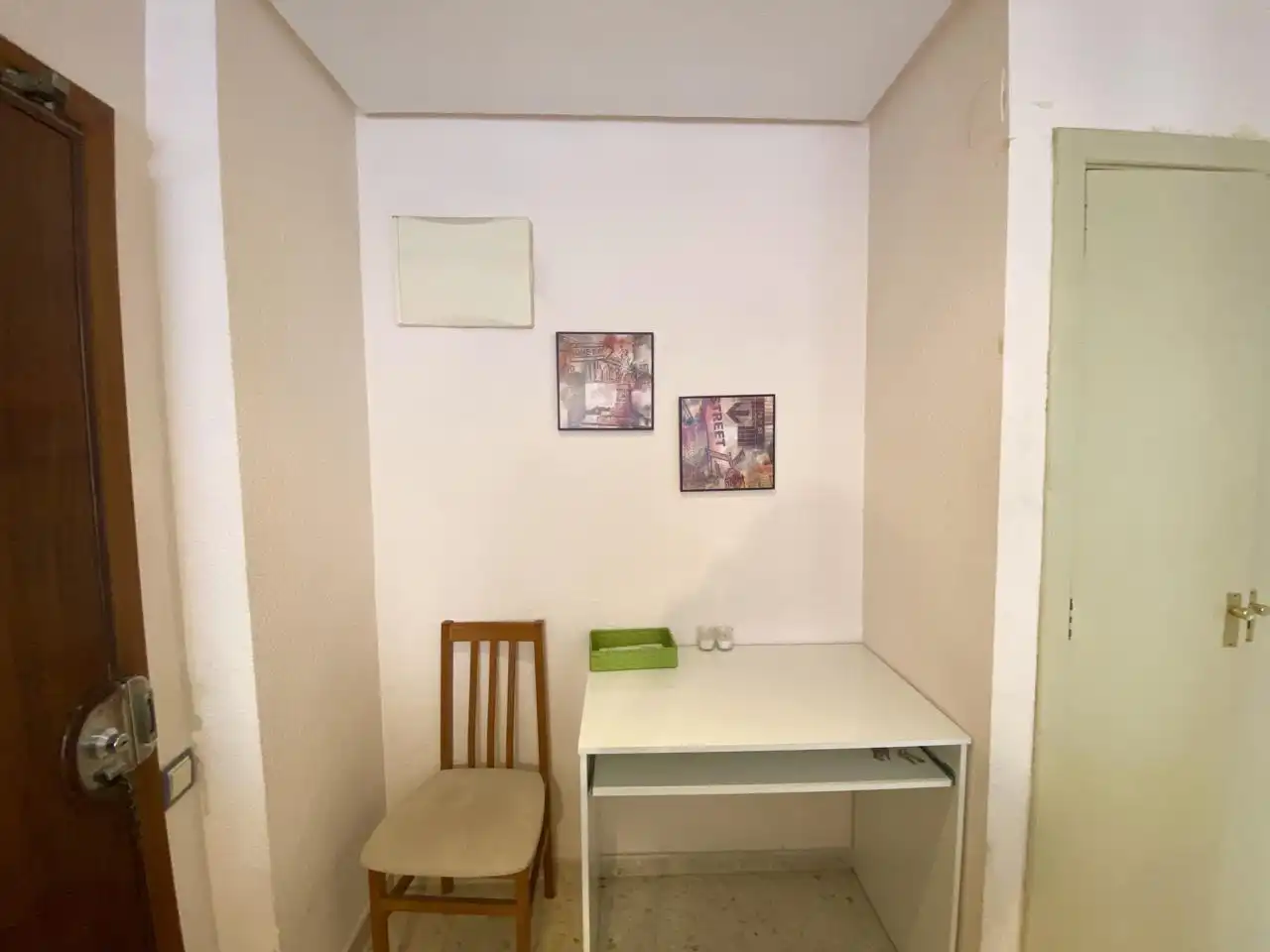 Schlafzimmer von Wohnung zur Miete in Valencia mit Möbliert