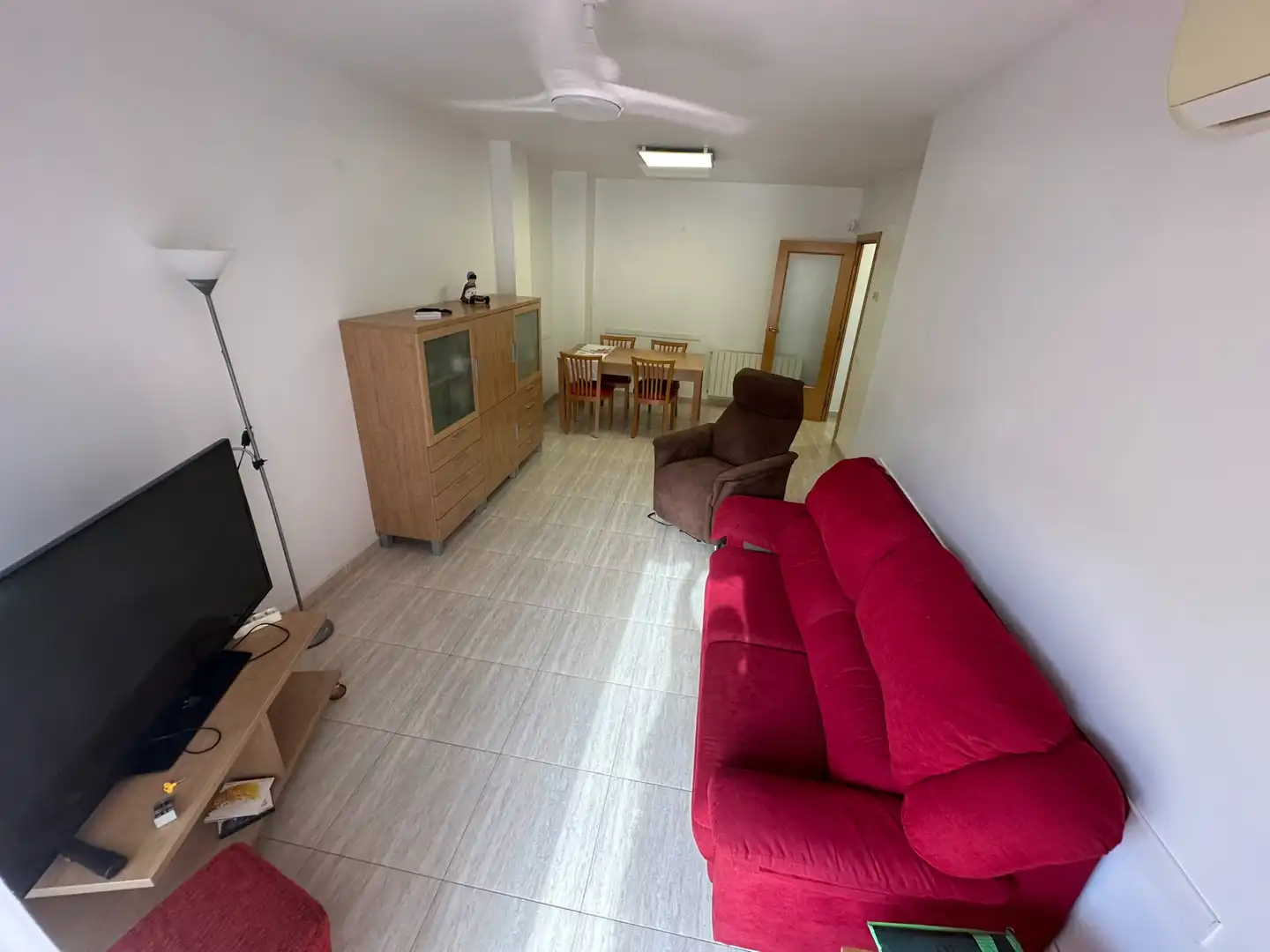 Sala d'estar de Pis en venda en Santa Coloma de Gramenet amb Aire condicionat, Calefacció i Terrassa