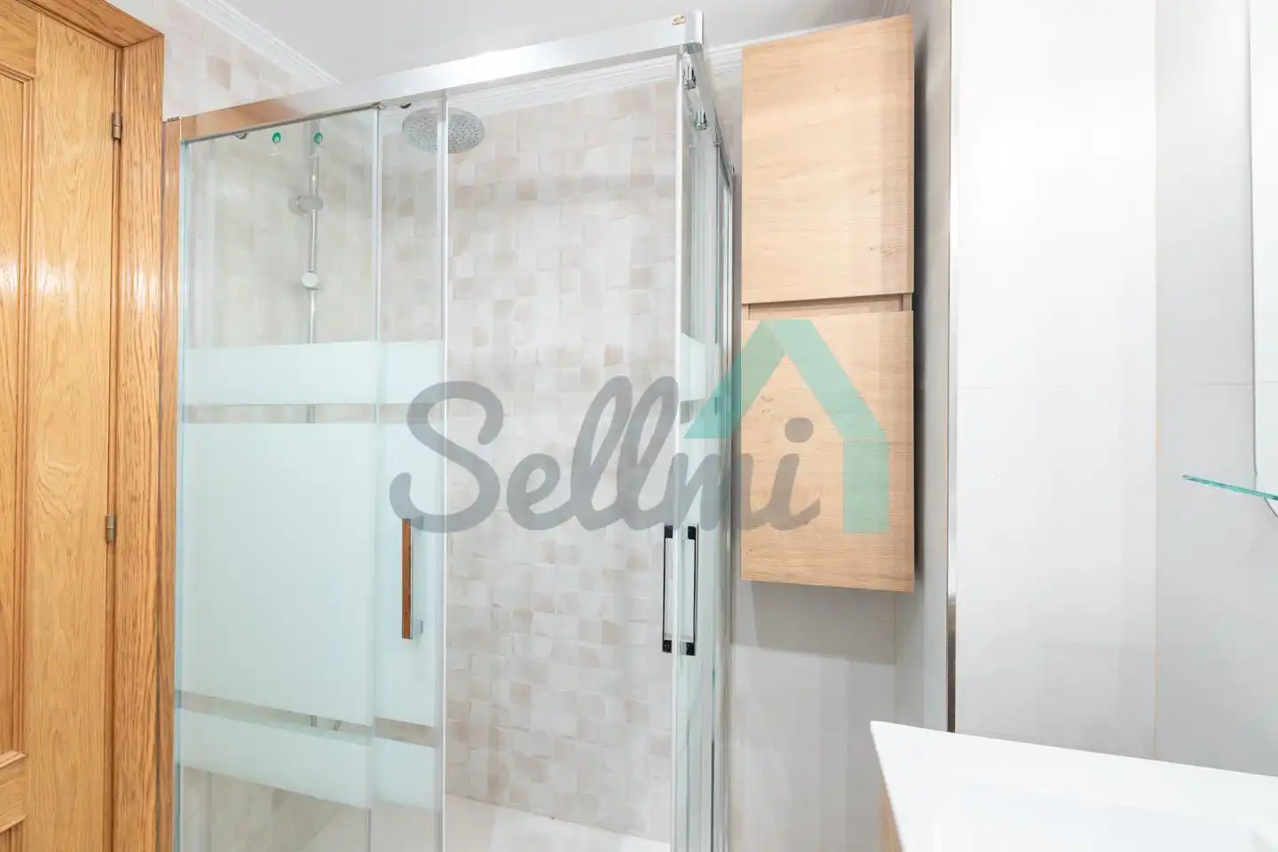 Baño de Piso en venta en Oviedo  con Calefacción, Parquet y Trastero