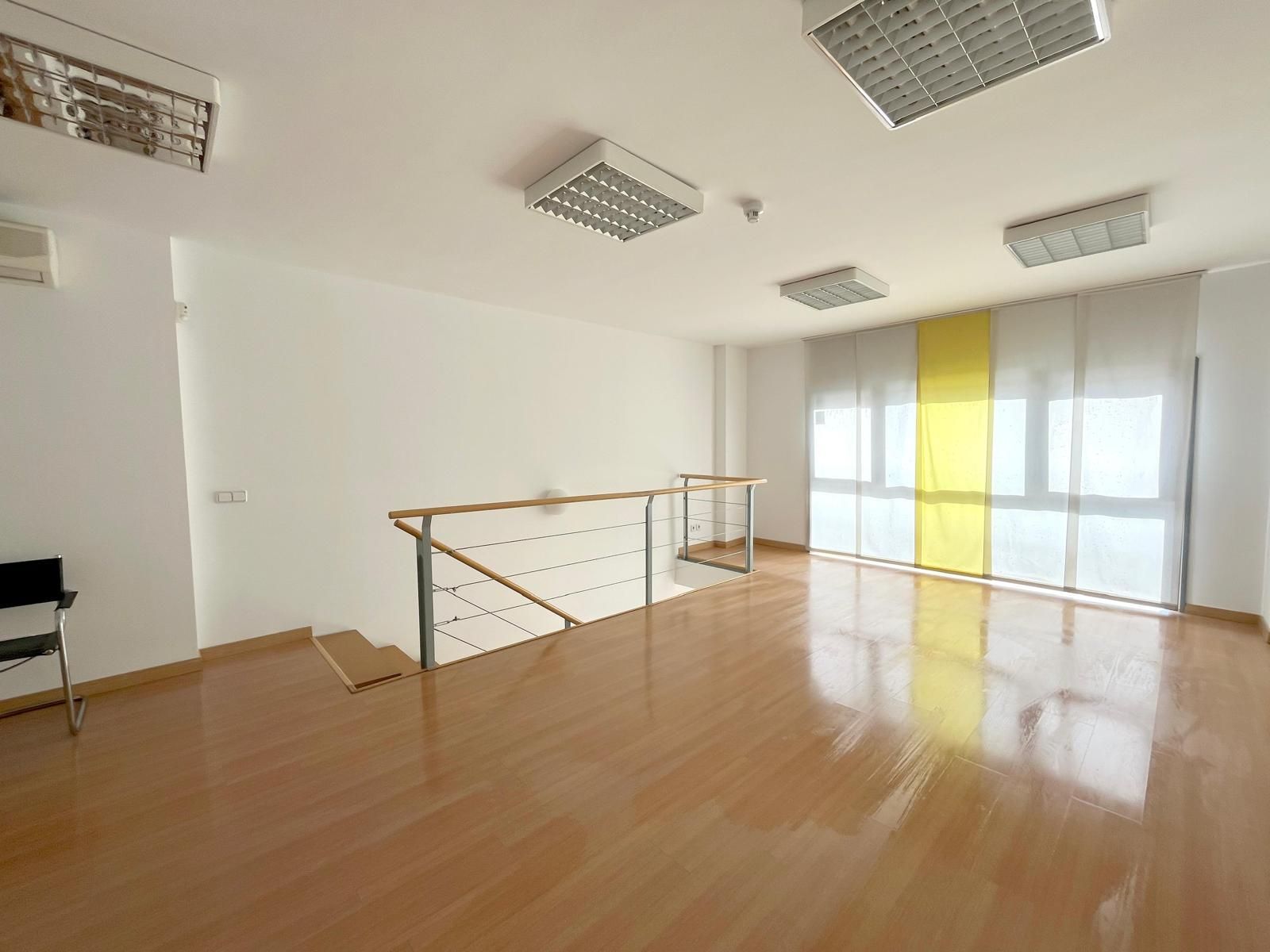 Office for sale in Alcorcón  with Air Conditioner, Heating and Storage room