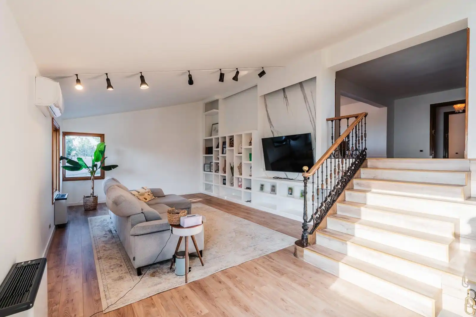 Sala de estar de Casa o chalet en venta en Las Rozas de Madrid con Aire acondicionado, Calefacción y Jardín privado