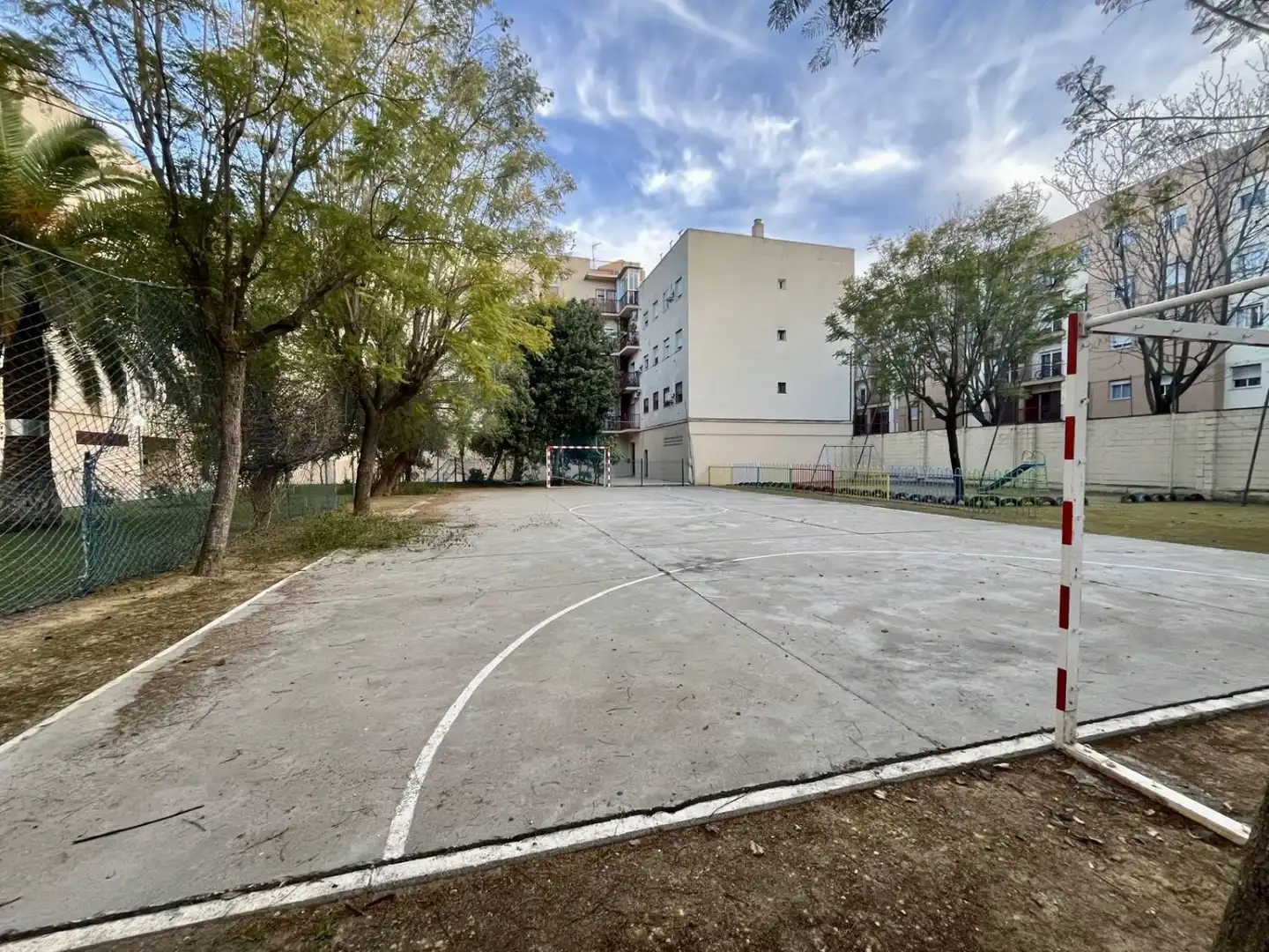 Parking of Flat for sale in Sevilla  with Air Conditioner, Parquet flooring and Balcony
