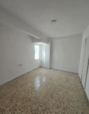 Schlafzimmer von Wohnung zur Miete in Canals mit Balkon und Alarm