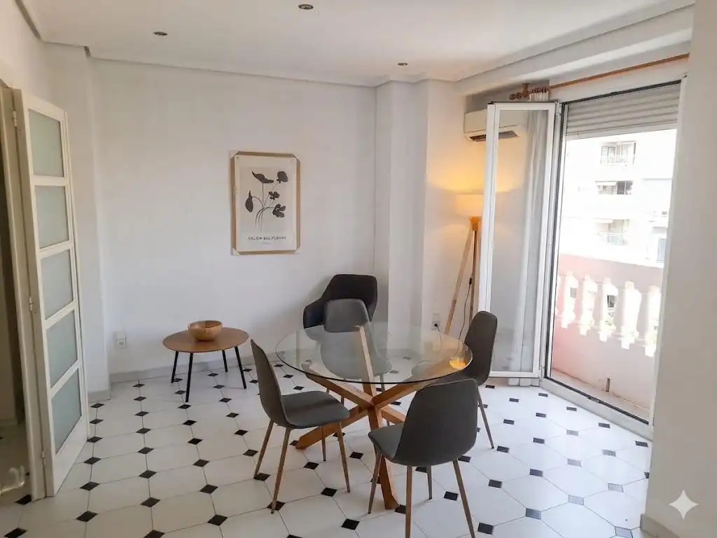 Esszimmer von Wohnung zur Miete in Valencia mit Klimaanlage, Möbliert und Balkon