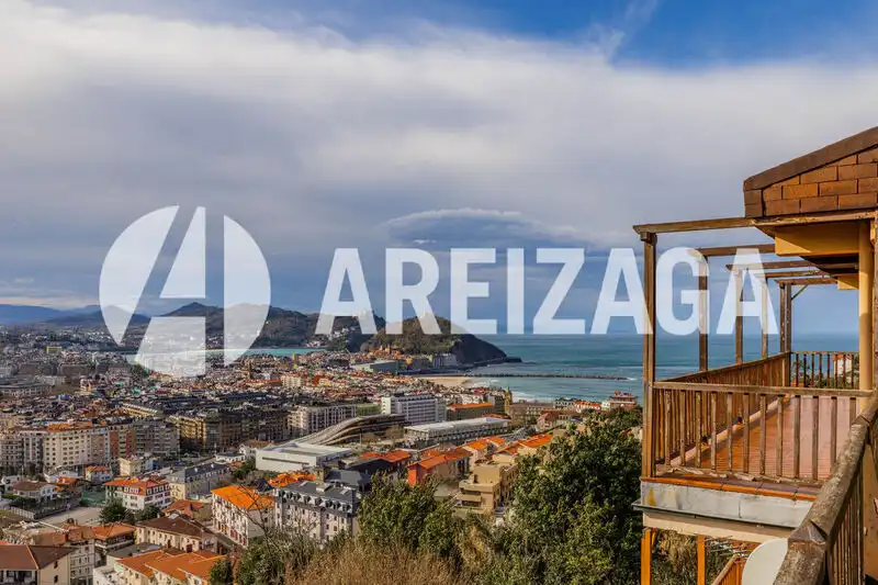 Vista exterior de Piso en venta en Donostia - San Sebastián  con Calefacción, Terraza y Trastero