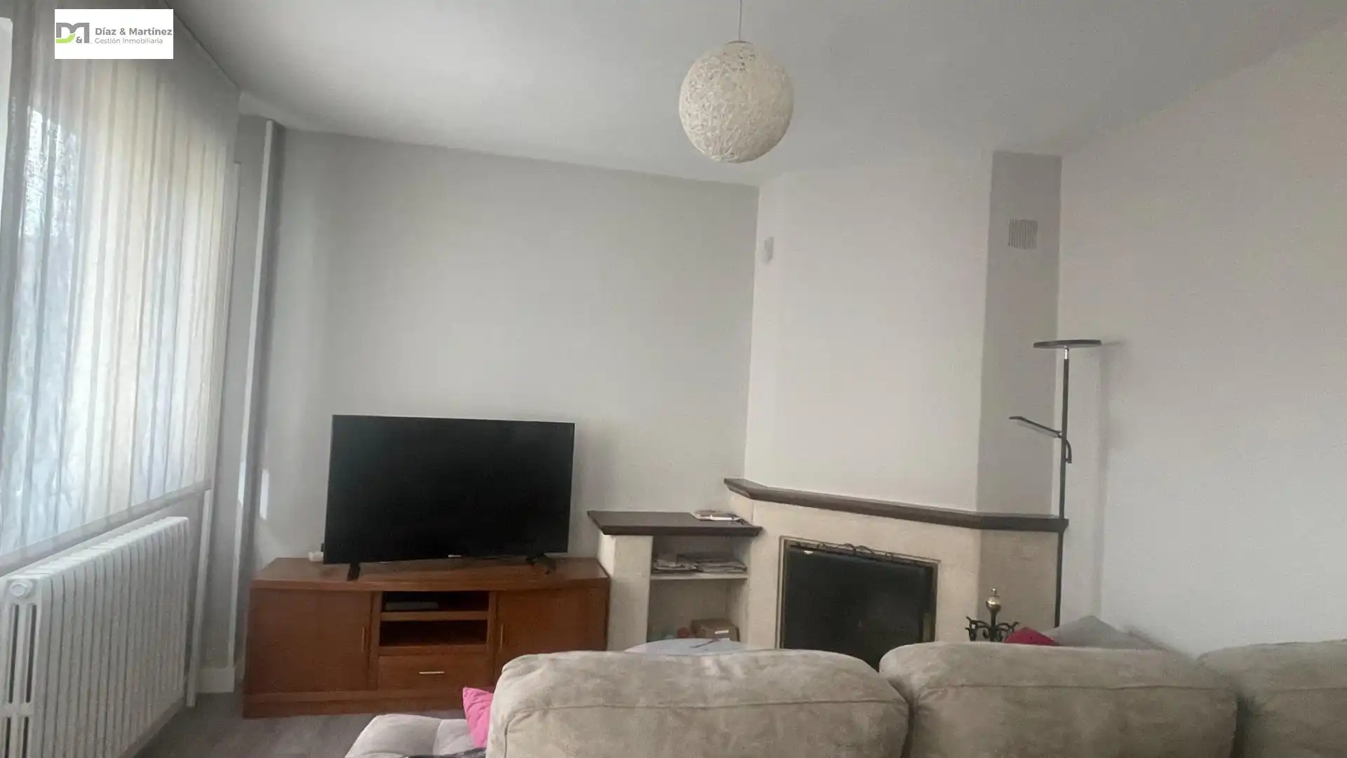 Sala de estar de Dúplex en venta en León Capital  con Calefacción y Parquet