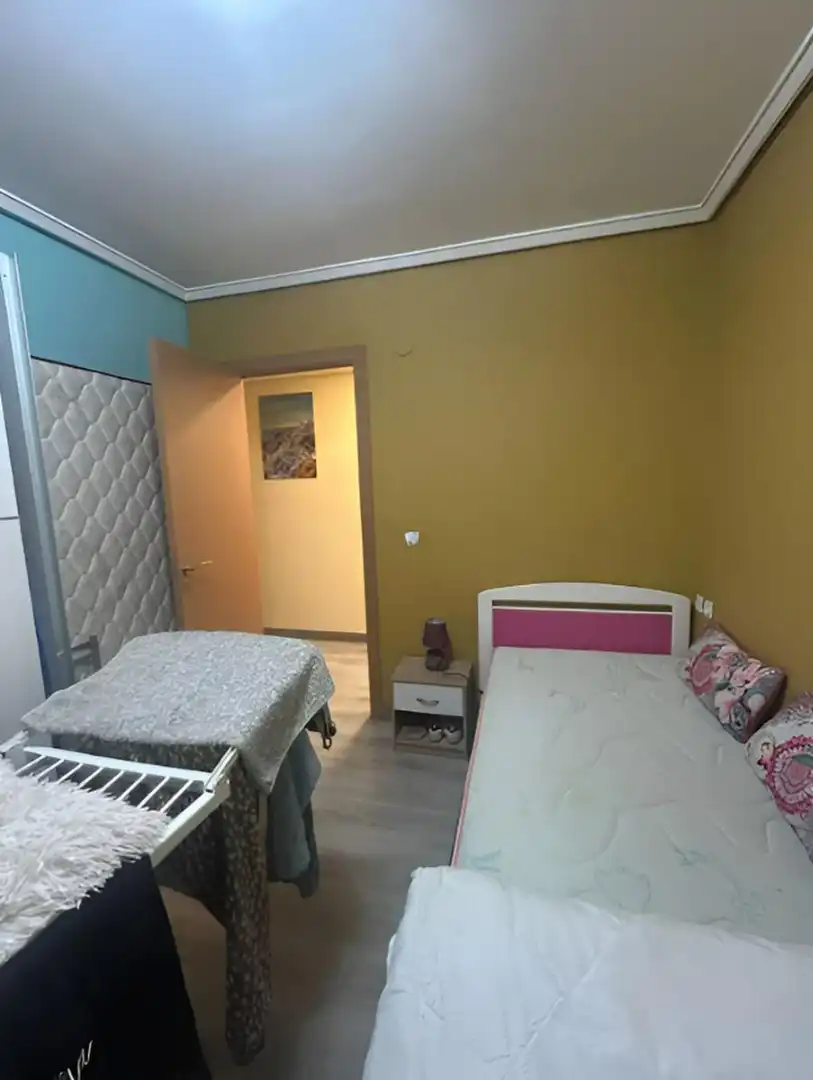 Schlafzimmer von Wohnung zum Verkauf in Vitoria - Gasteiz mit Heizung, Parkett und Abstellraum