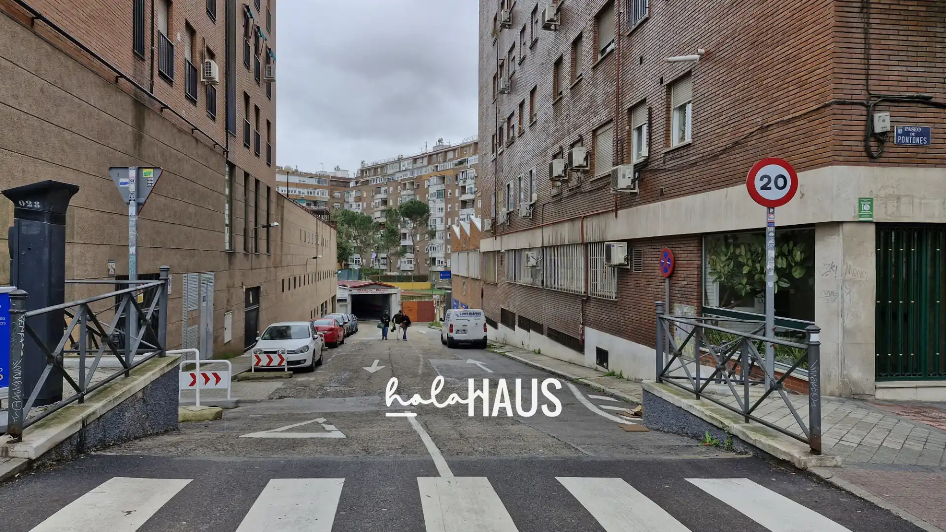 Außenansicht von Fabrikhallen zum Verkauf in Madrid