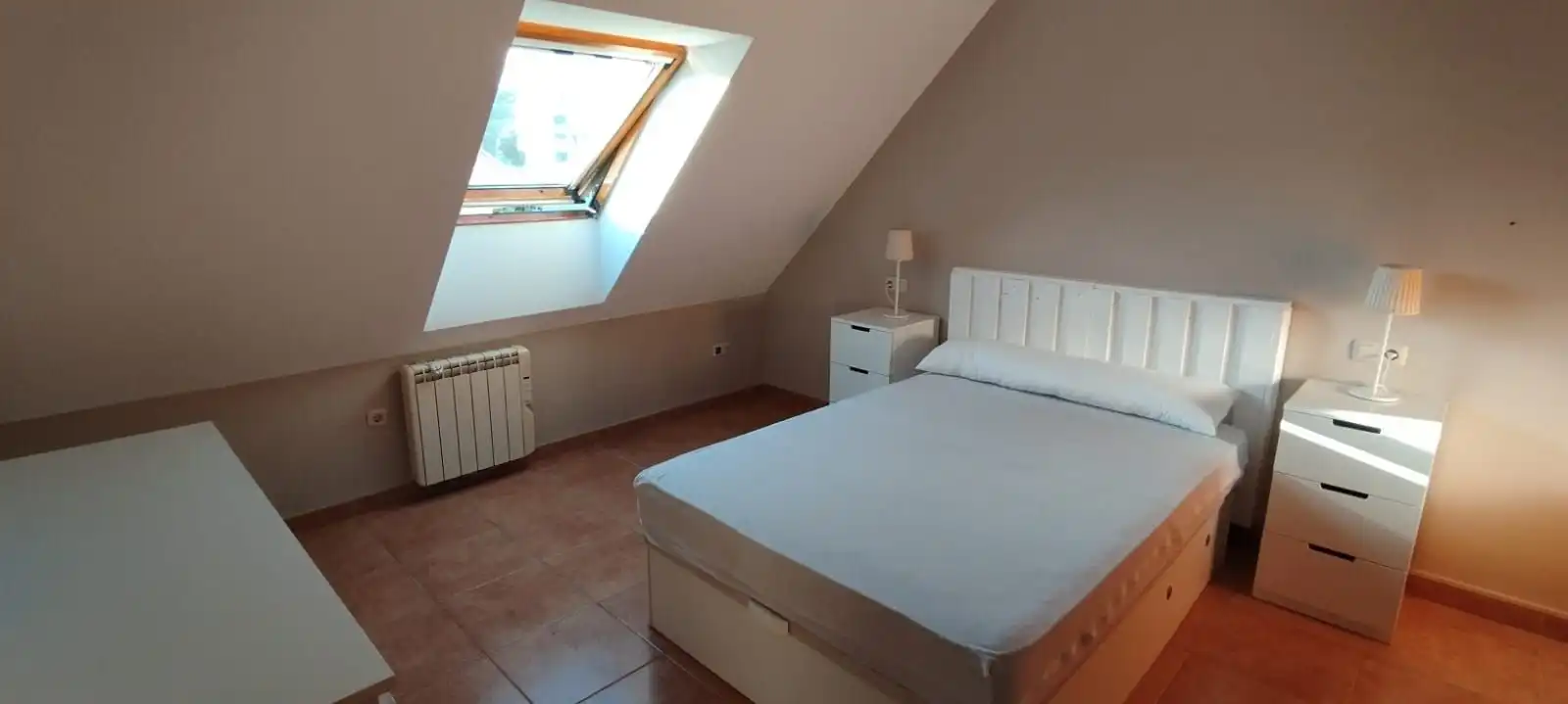 Schlafzimmer von Wohnung zur Miete in Culleredo mit Heizung
