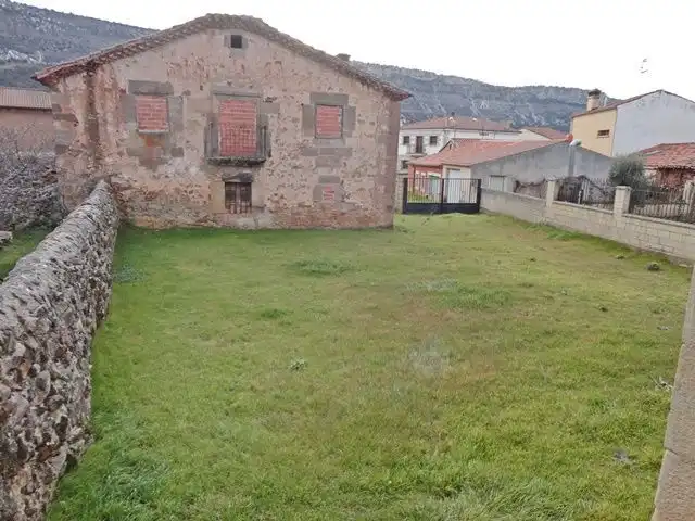 Houses for sale in Barbadillo del Mercado  with Private garden