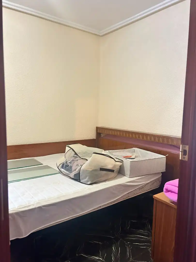 Dormitori de Pis en venda en Valencia amb Forn i Balcó