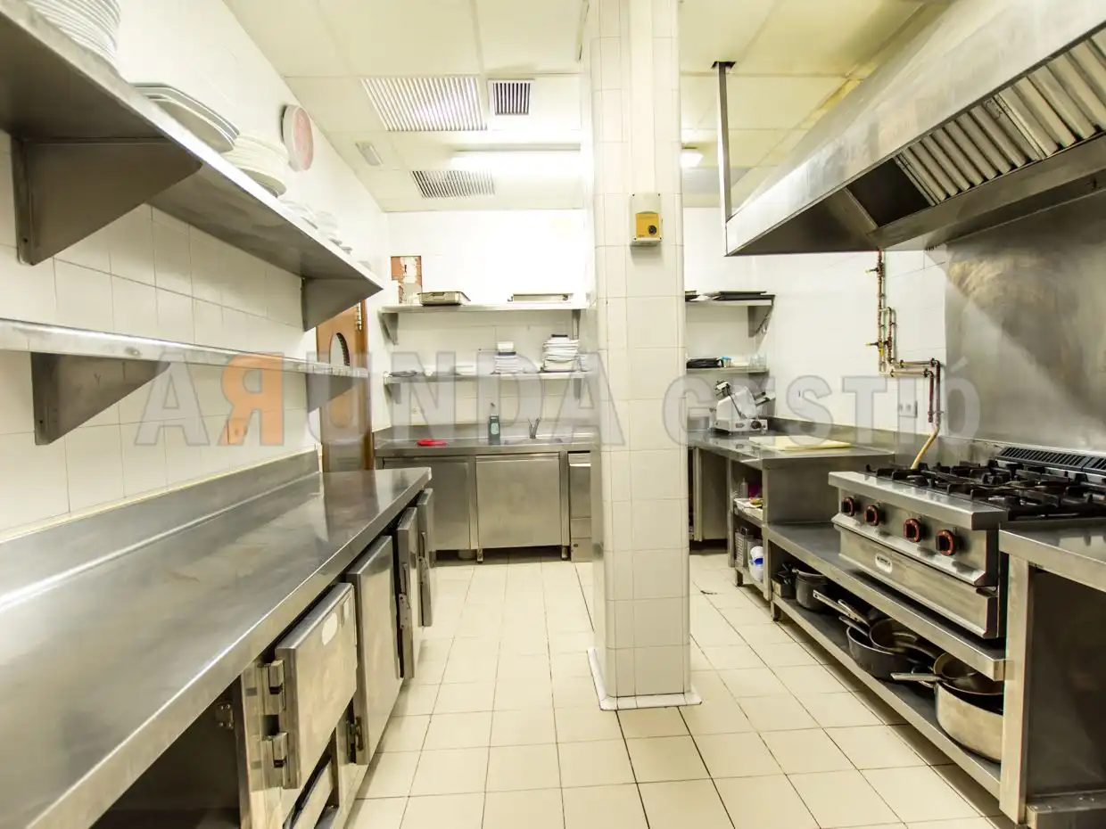 Cocina de Local en venta en La Selva del Camp con Aire acondicionado, Calefacción y Amueblado