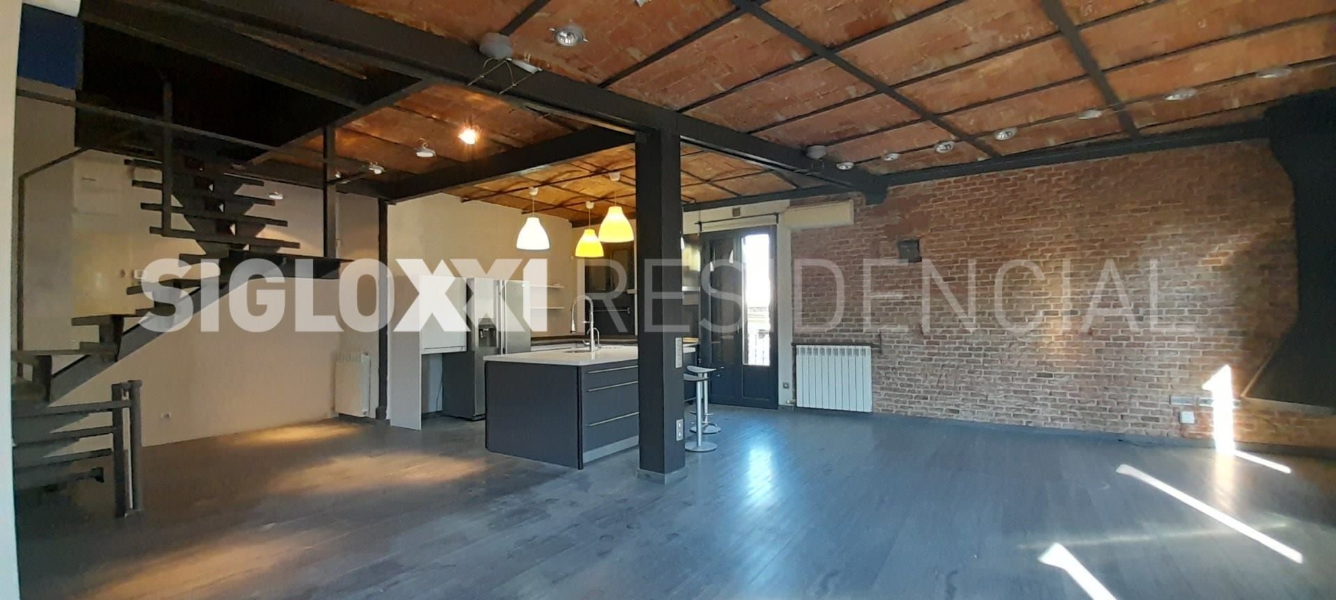 Vista exterior de Piso de alquiler en  Barcelona Capital con Aire acondicionado, Calefacción y Terraza