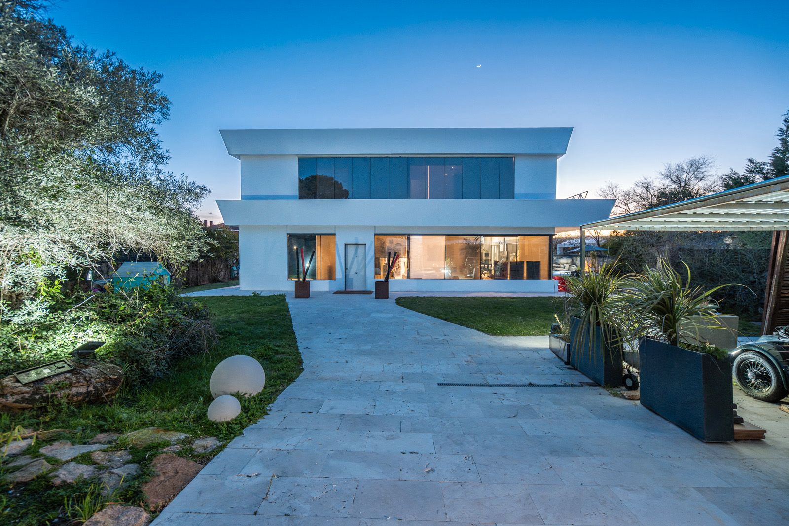 Vista exterior de Casa o xalet en venda en Las Rozas de Madrid amb Aire condicionat, Calefacció i Jardí privat