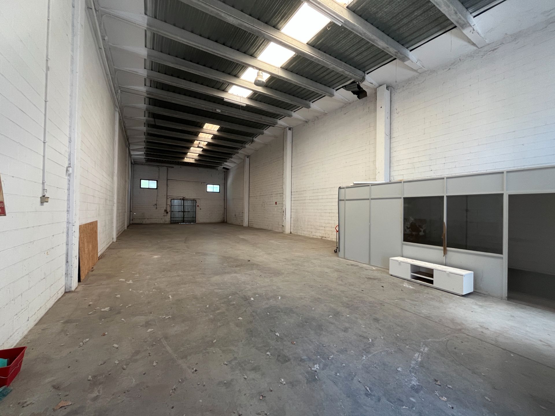 Industrial buildings to rent in Sils