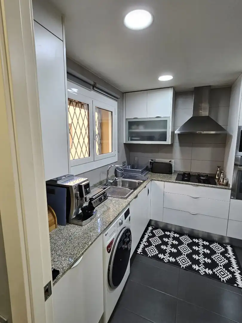 Cocina de Casa o chalet en venta en Barcelona con Aire acondicionado, Calefacción y Jardín privado