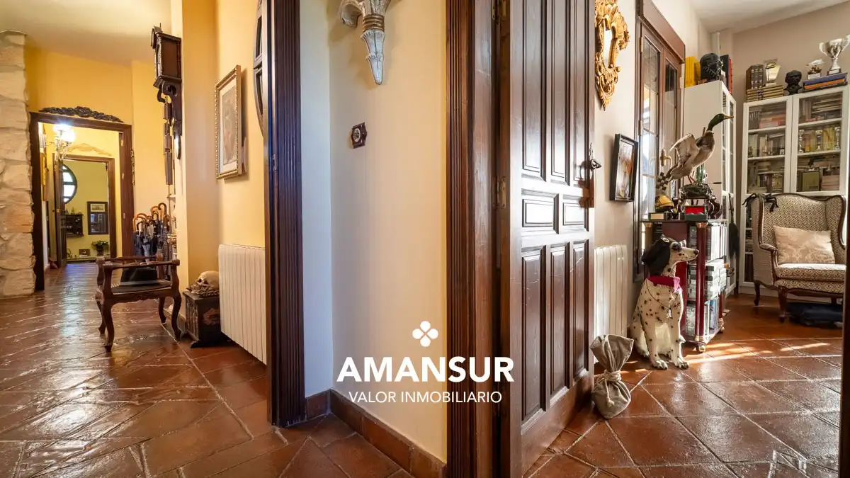 Chalet con piscina en venta en Avenida del Almendro, imagen 47