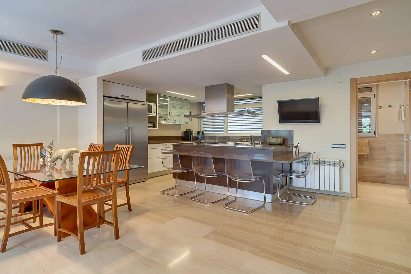 Cocina de Casa adosada en venta en Barcelona con Aire acondicionado, Calefacción y Terraza
