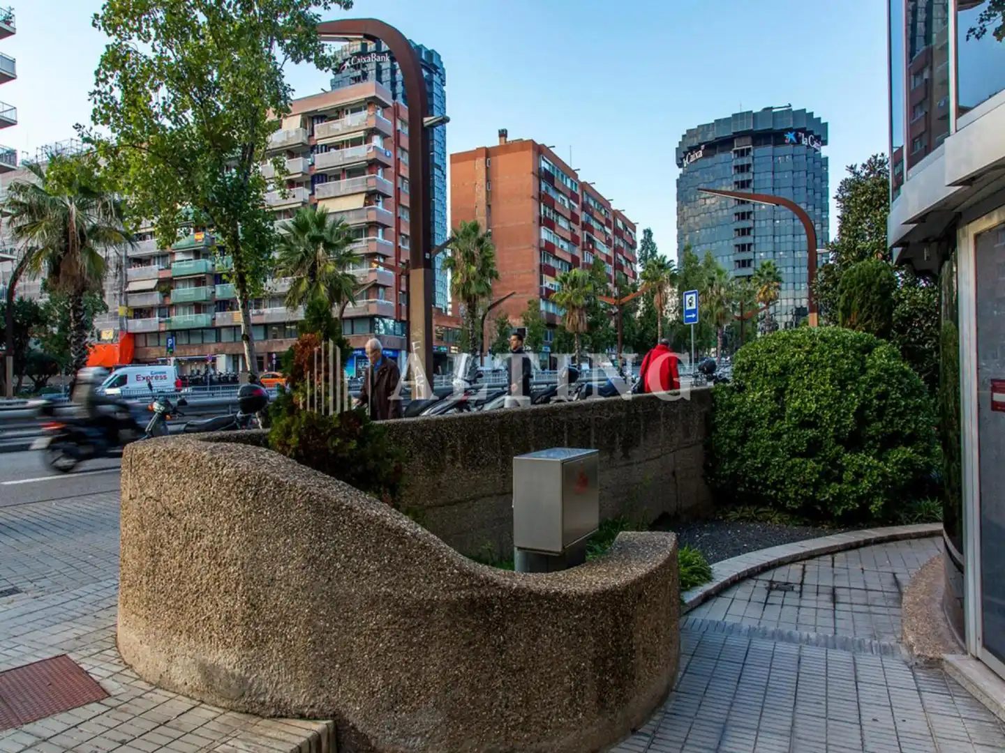 Vista exterior de Garatge en venda en Barcelona
