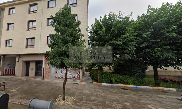 Local comercial en Venta en Santa marta de arriba, 23 en Conxo