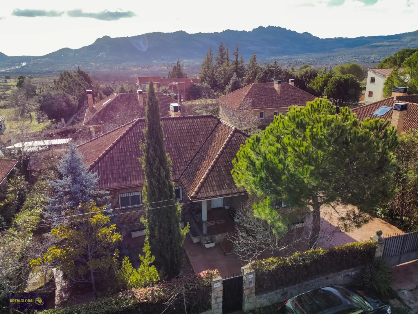 Vista exterior de Casa o chalet en venta en Lozoyuela-Navas-Sieteiglesias con Jardín privado