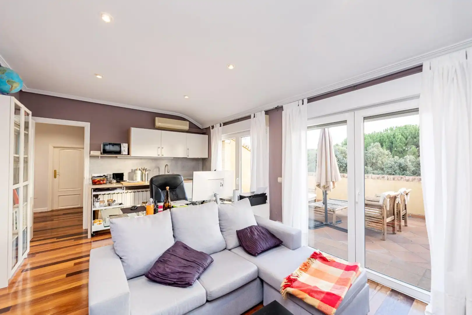 Sala de estar de Casa o chalet en venta en Torrelodones con Aire acondicionado, Calefacción y Jardín privado