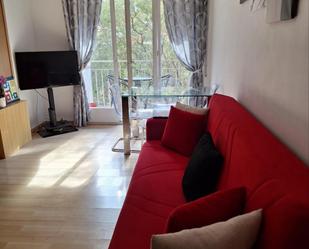 Bedroom of Study to rent in  Barcelona Capital  with Washing machine, Microwave and Internet