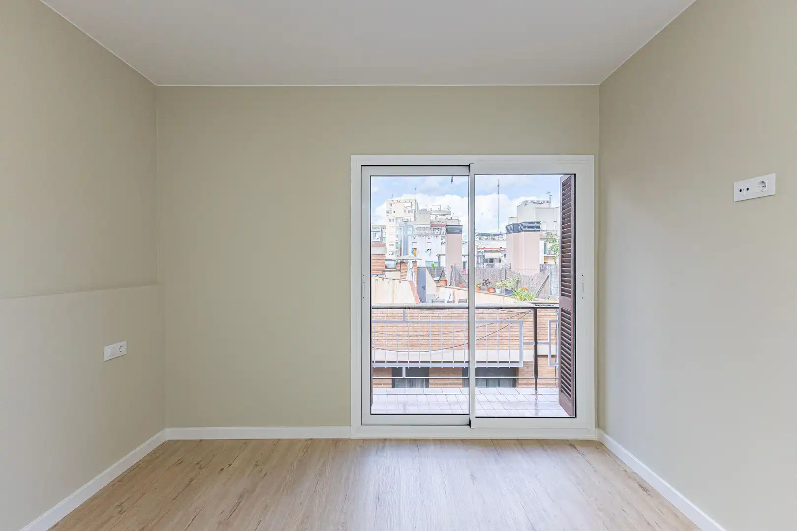 Flat with lift for sale in Sants - Montjuïc, imagen 3