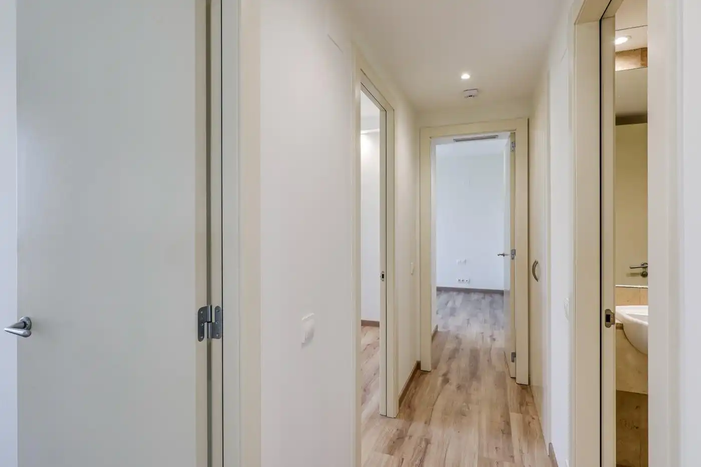 Wohnung zum Verkauf in Barcelona mit Klimaanlage, Heizung und Terrasse