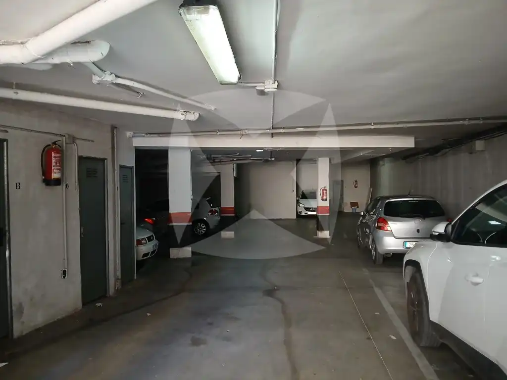 Aparcament de Pis en venda en Cáceres amb Aire condicionat i Moblat